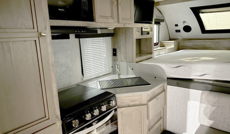 2021 Palomino Truck Camper HS2901 full