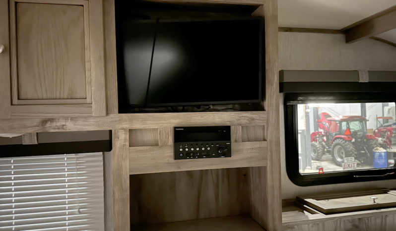 2021 Palomino Truck Camper HS2901 full