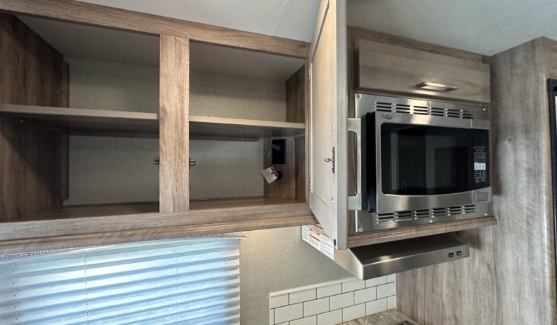 2019 Entegra Coach Odyssey 26D full