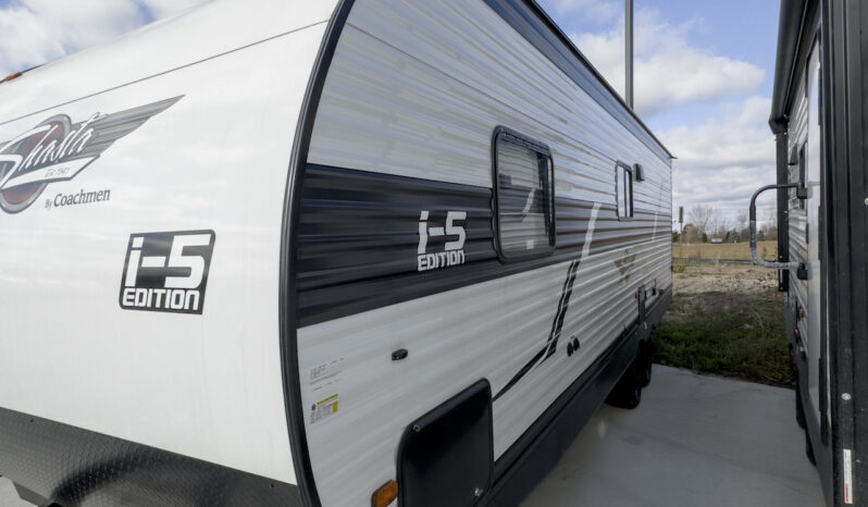 2024 Shasta Oasis 526BH full