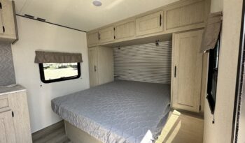 2025 Shasta Oasis SST18FQ full