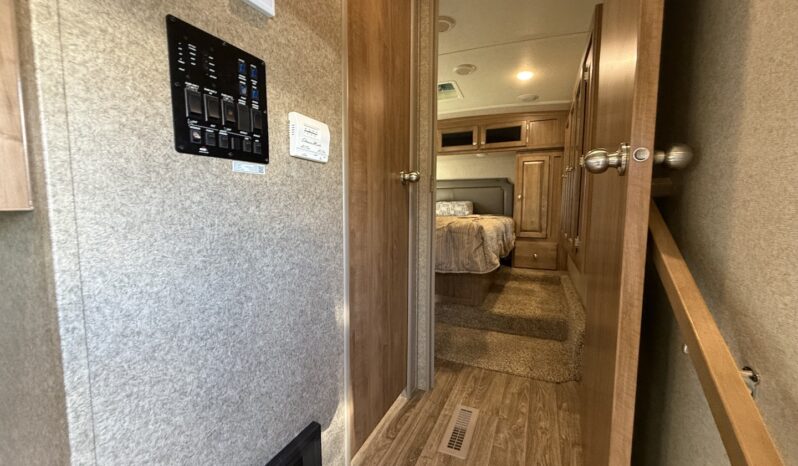 2019 Flagstaff 526RLWS full