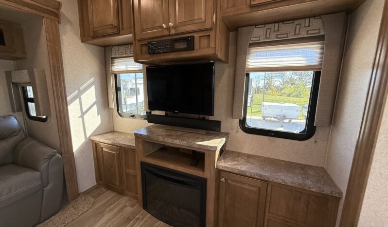 2019 Flagstaff 526RLWS full