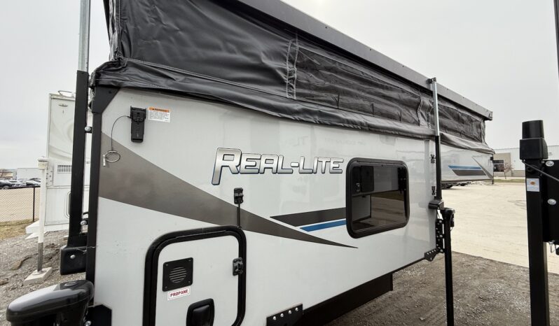 2022 Palomino Real Lite SS-1608 full