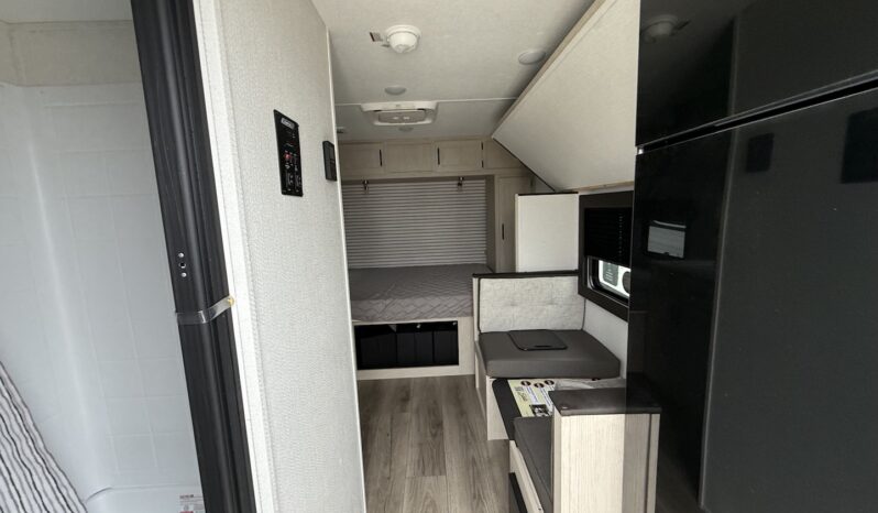 2025 Shasta SST16BH full
