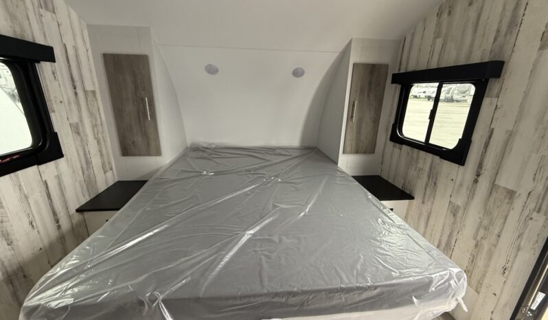 2025 Travel Lite Rove XL 17FQ full