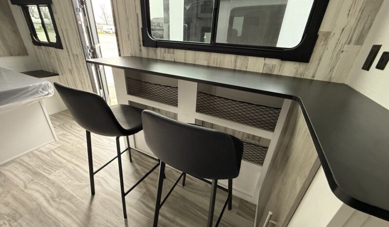 2025 Travel Lite Rove XL 17FQ full