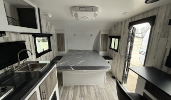 2025 Travel Lite Rove XL 17FQ full