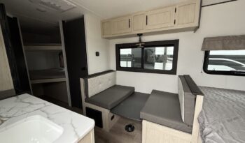 2025 Shasta Oasis SST18DBL full