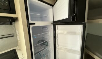 2025 Shasta Oasis SST18DBL full
