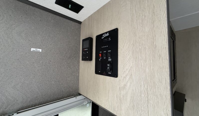 2025 Shasta Oasis SST18DBL full