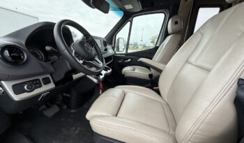 2023 Thor Four Winds 24LT full