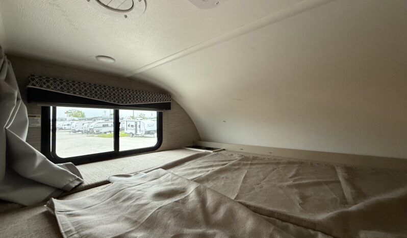 2023 Thor Four Winds 24LT full