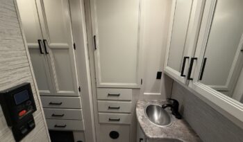2023 Thor Four Winds 24LT full