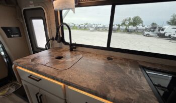 2023 Thor Four Winds 24LT full