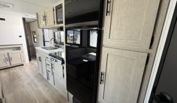 2025 Shasta Oasis I-5 526DB full