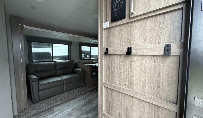 2023 Grand Design Imagine 2800BH full